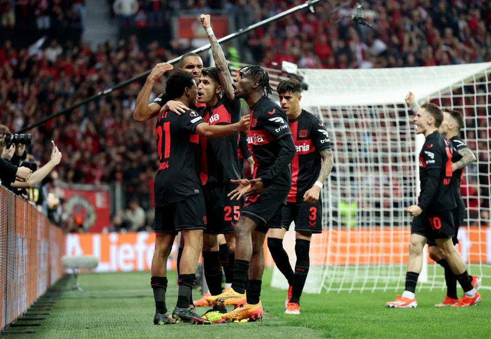 Selebrasi Bayer Leverkusen usai lolos ke final Liga Europa 2023/2024. (uefa.com)