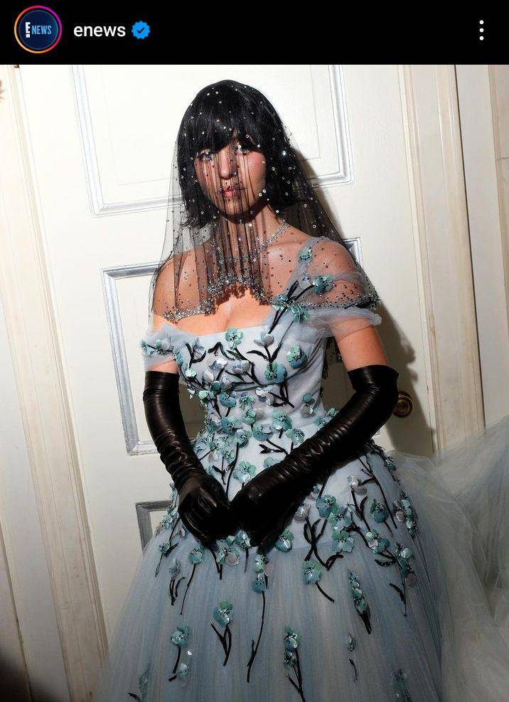 potret Sydney Sweeney di Met Gala 2024 (instagram.com/enews)