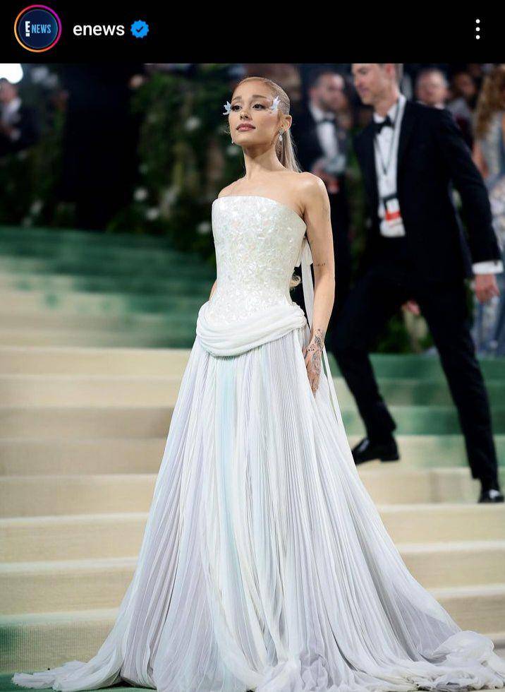 potret Ariana Grande di Met Gala 2024 (instagram.com/enews)