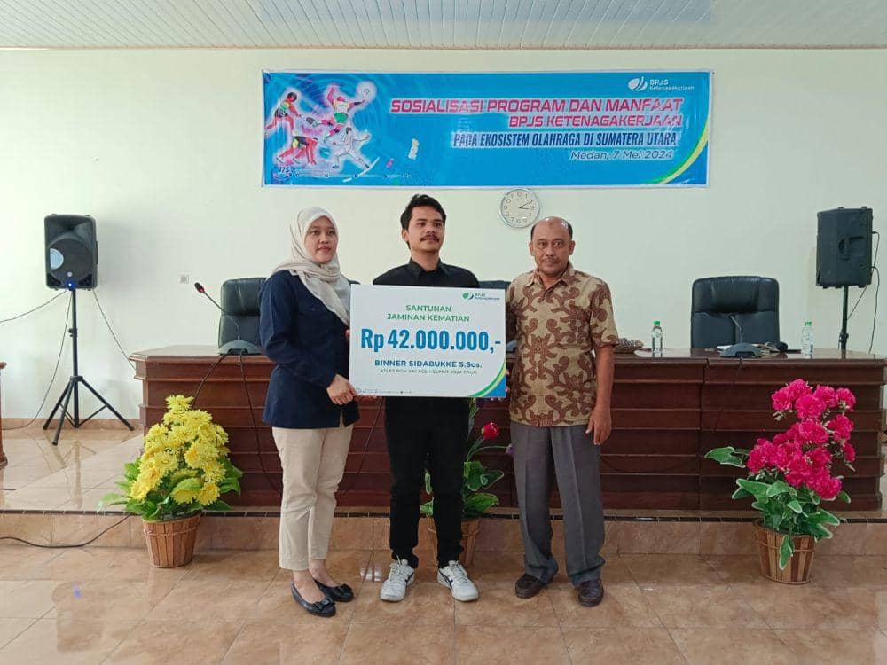 Keluarga almarhum petinju Sumut Binner Sidabuke mendapat santunan karena sudah tercover BPJS Ketenagakerjaan (dok.istimewa)