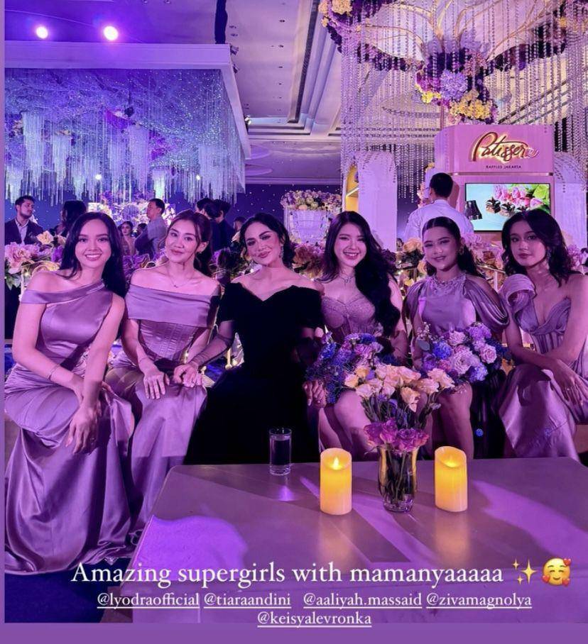 potret artis hadiri resepsi pernikahan Rizky Febian dan Mahalini (Instagram.com/krisdayantilemos)