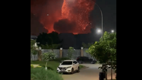 Ledakan Gudang Amunisi Daerah di Ciangsana, Gunung Putri, Kabupaten Bogor. (X@JadiUtas)