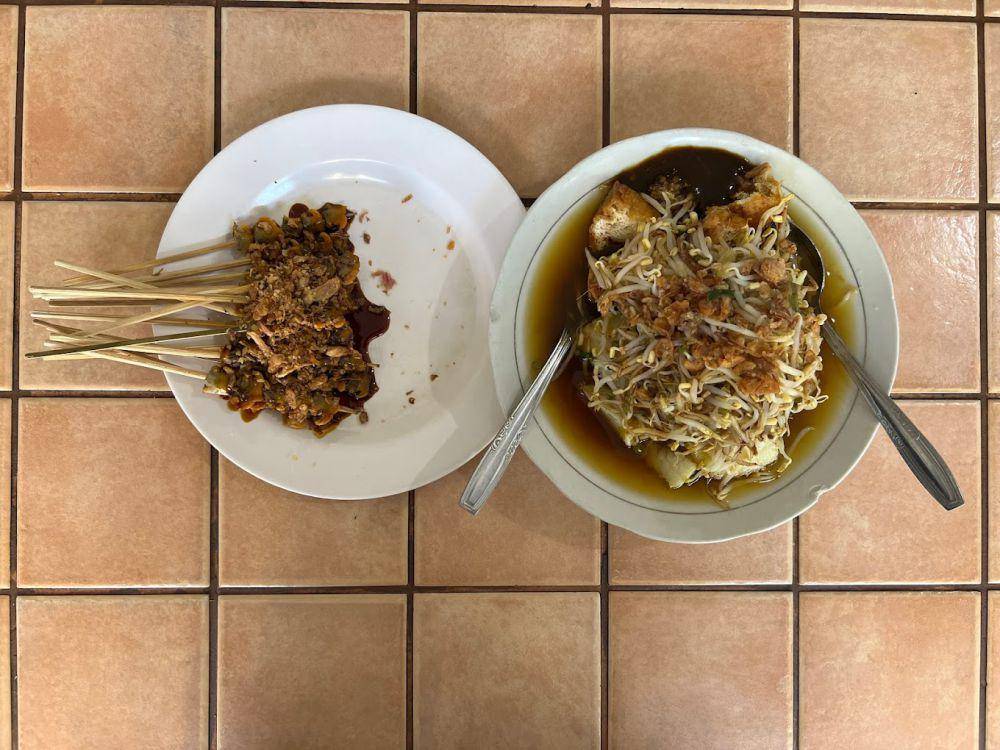 Lontong Balap Asli Pak Gendut (maps.google.com/Wanda Fathoni Putra)