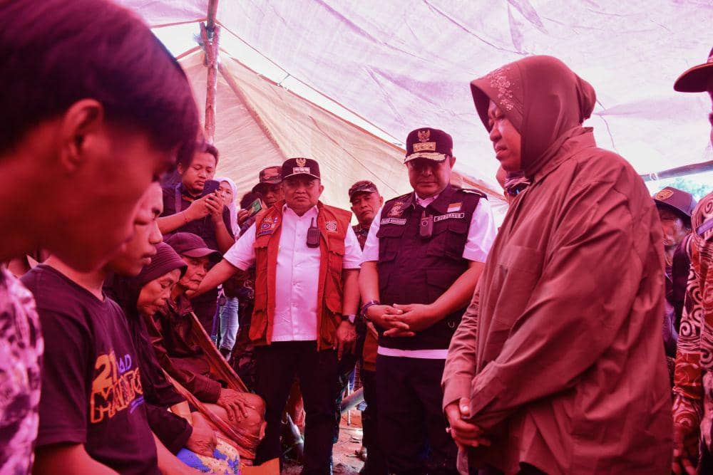 Menteri Sosial RI, Tri Rismaharini kunjungi wilayah bencana di Luwu Sulawesi Selatan (Sulsel), Jumat (10/5/2024)/Istimewa