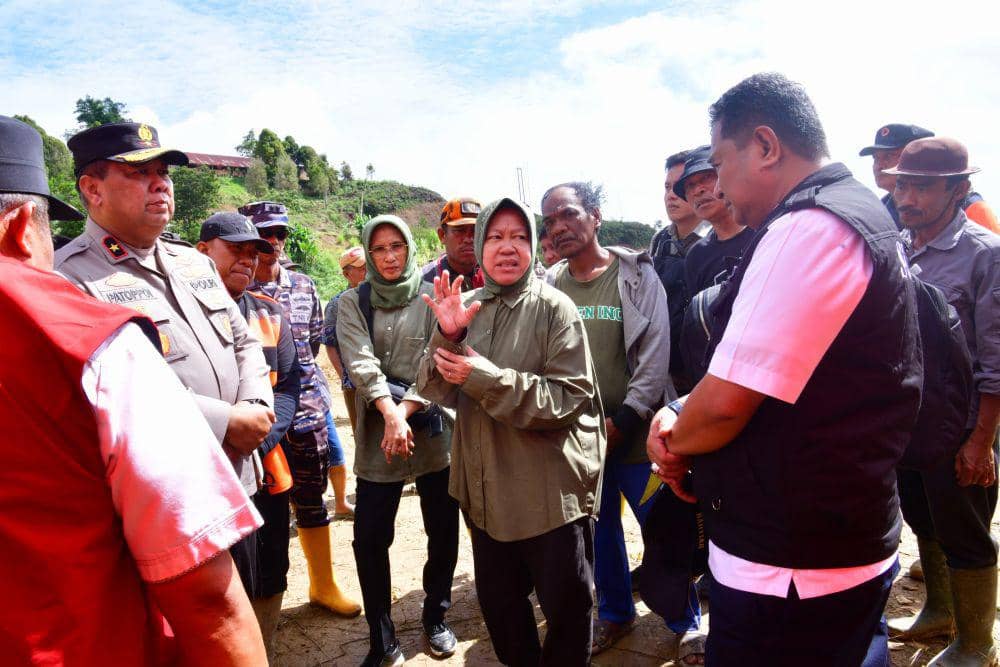 Jenguk Korban Bencana di Luwu, Mensos Janjikan Bantuan Sosial