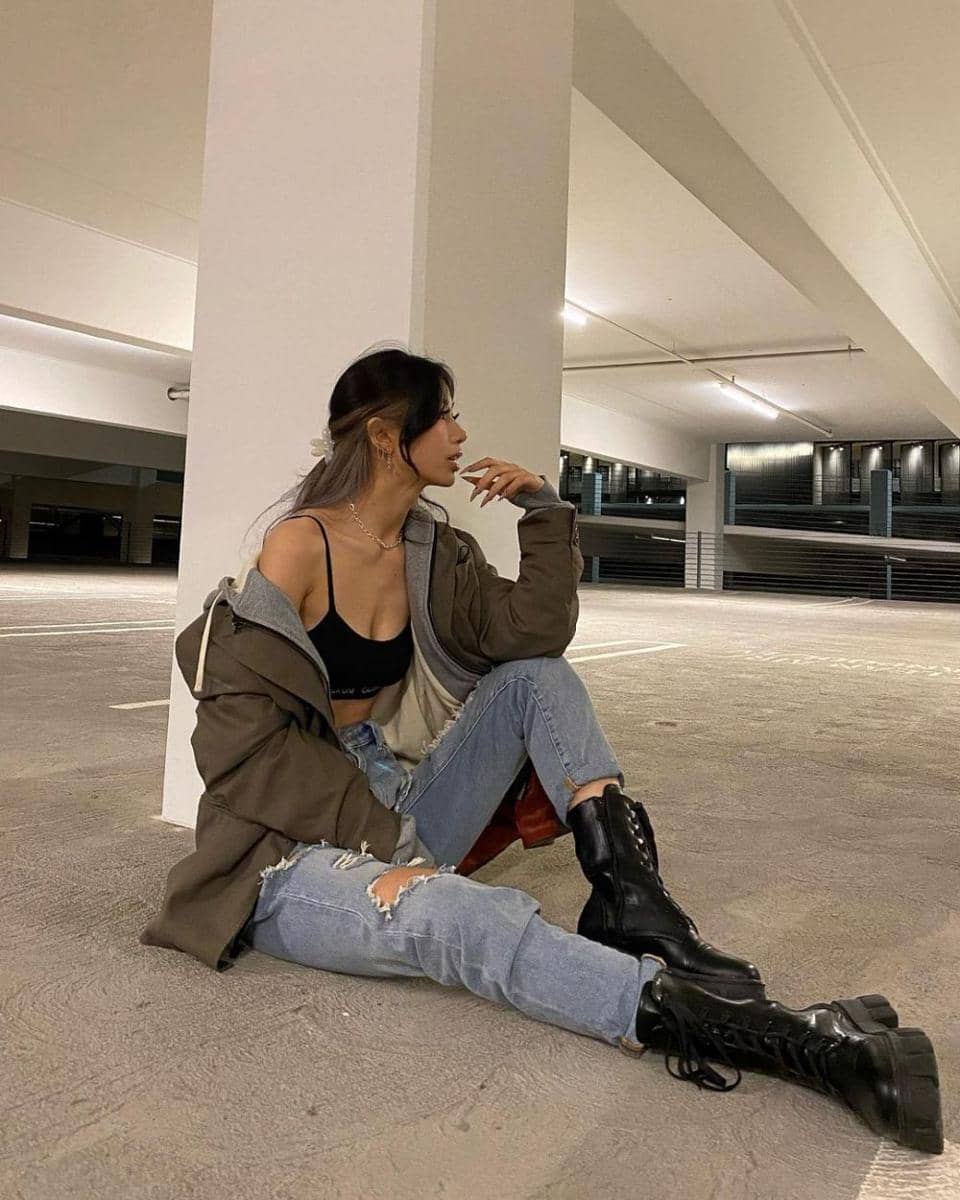 potret Ryu Won kenakan celana jeans (instagram.com/rw2100)