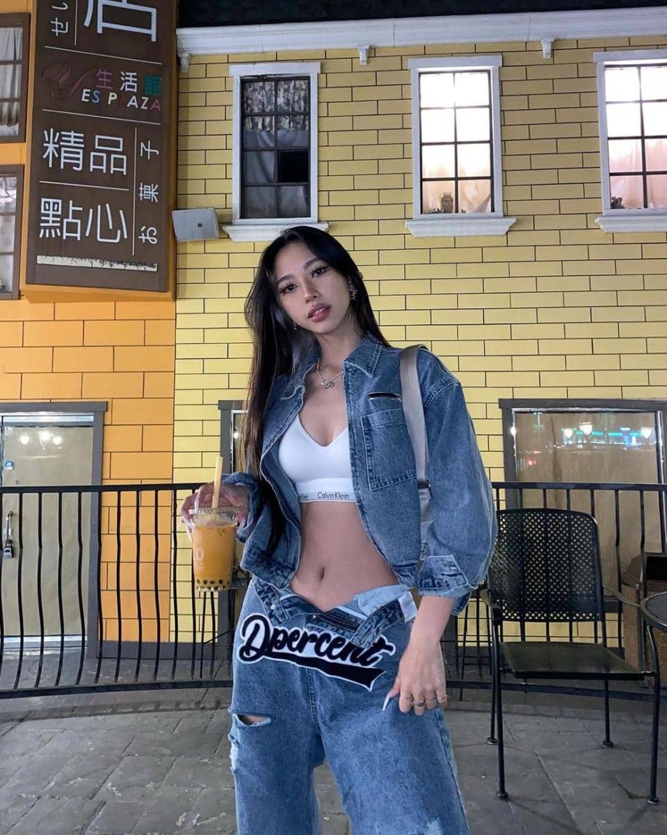 potret Ryu Won kenakan outfit denim-on-denim (instagram.com/rw2100)