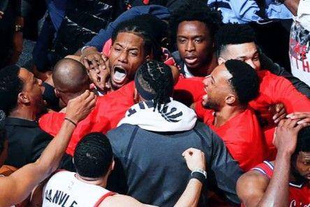 Kawhi Leonard mencetak buzzer-beater pada 2019 (dok.istimewa)