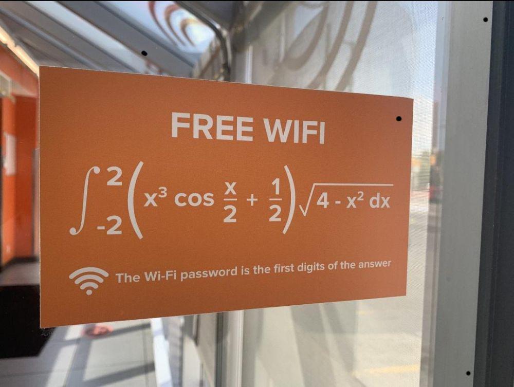 8 Tulisan WiFi Gratis Nyeleneh, Kata Sandinya Pakai Soal Matematika?