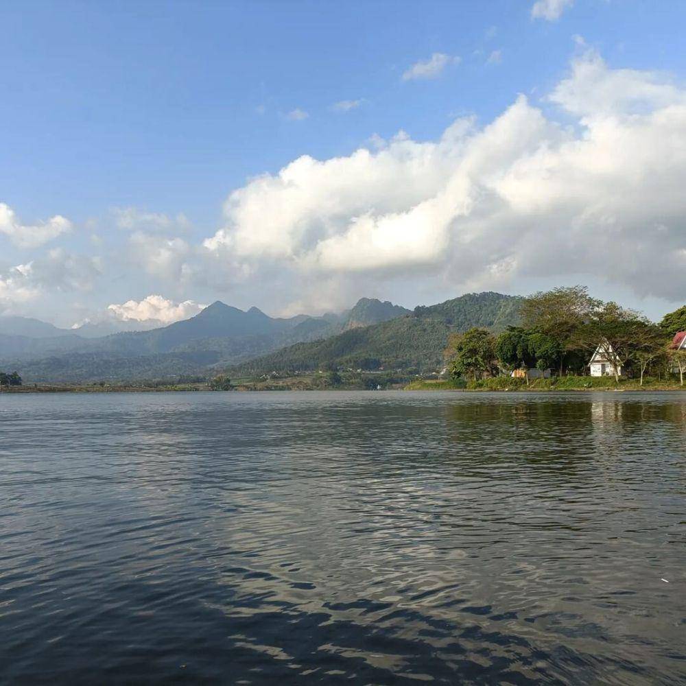 potret Waduk Selorejo (instagram.com/lilianarosineyudha)
