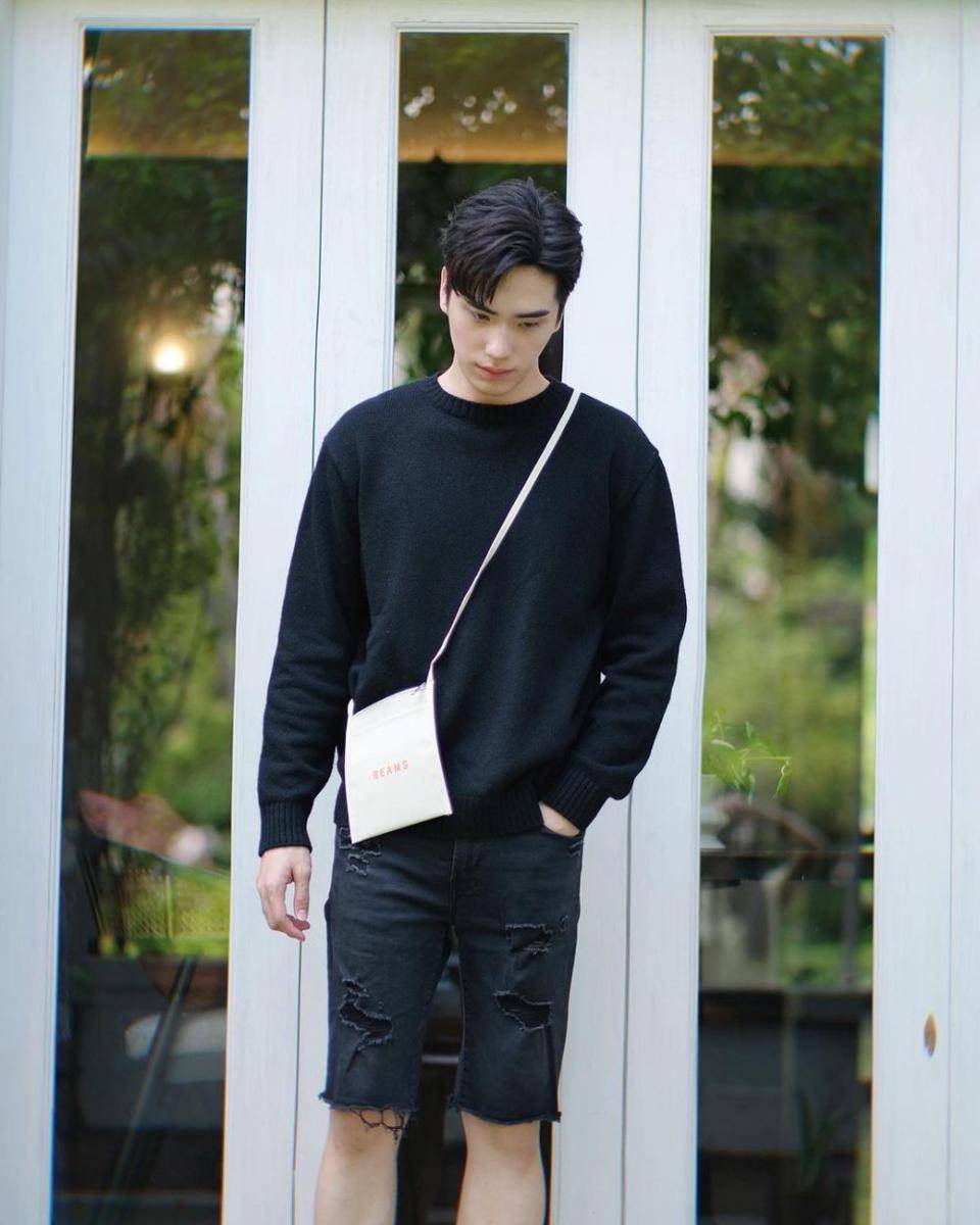 potret padu padan short pants ala Tee Jaruji (instagram.com/tee_jaruji)