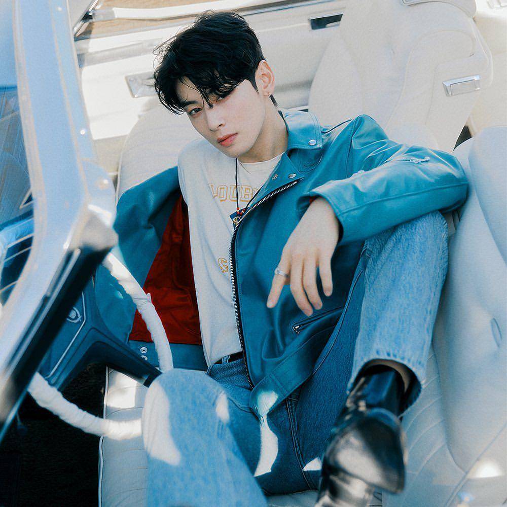 Cha Eun Woo (instagram.com/officialastro)