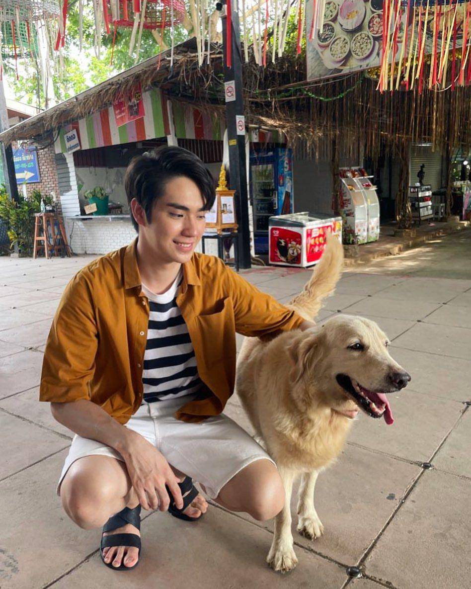 potret padu padan short pants ala Tee Jaruji (instagram.com/tee_jaruji)