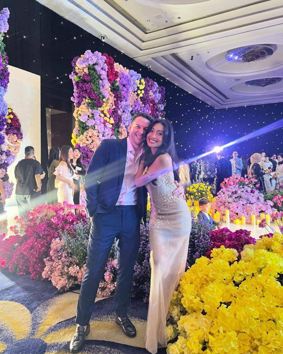 potret Novia Bachmid di resepsi Mahalini dan Rizky Febian (instagram.com/noviabachmid)