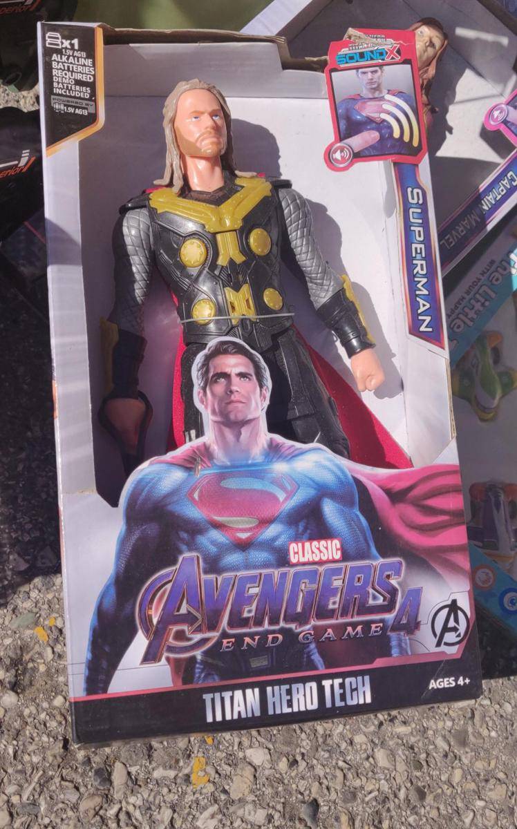 potret kocak mainan Thor KW (reddit.com/user/sedwardoxxl)