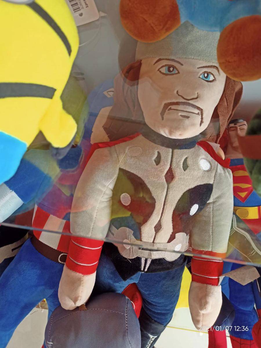 potret kocak mainan Thor KW (reddit.com/user/Up_Vootinator)