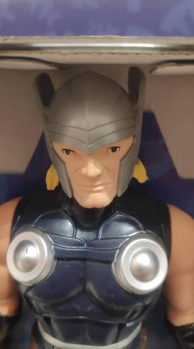 potret kocak mainan Thor KW (reddit.com/user/Draggnyl)