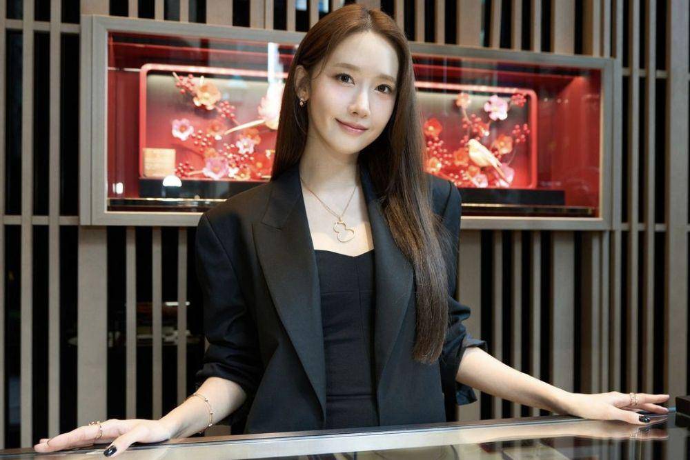 Yoona SNSD (instagram.com/qeelinjewellery)