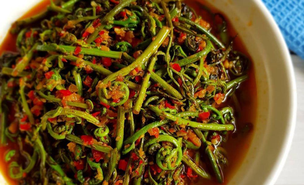 Resep Tumis Pakis Pedas Sederhana, Pakai Terasi Supaya Lebih Gurih