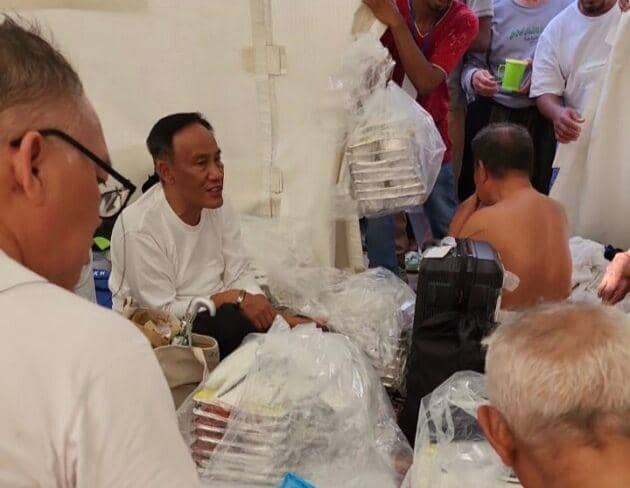 Potret jemaah Metro sempat mengalami keterlambatan konsumsi saat musim haji 2023. (IDN Times/Istimewa).