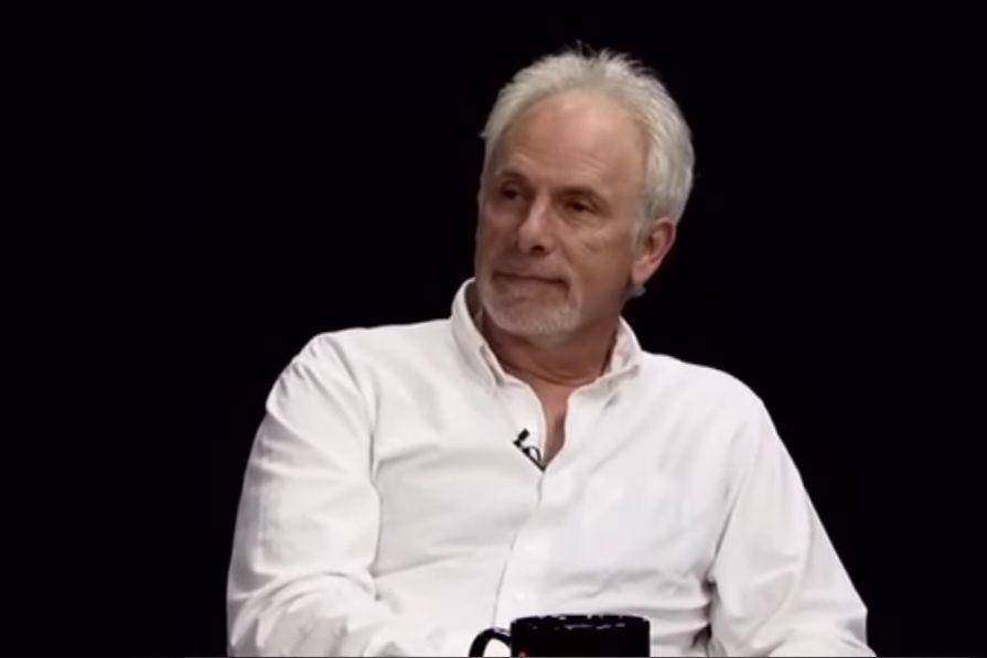 Christopher Guest dalam acara Kevin Pollak's Chat Show. (youtube.com/kevinpollakschatshow)