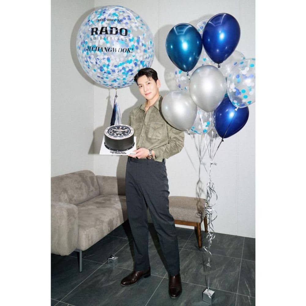 outfit smart casual ala Ji Chang Wook (instagram.com/jichangwook)