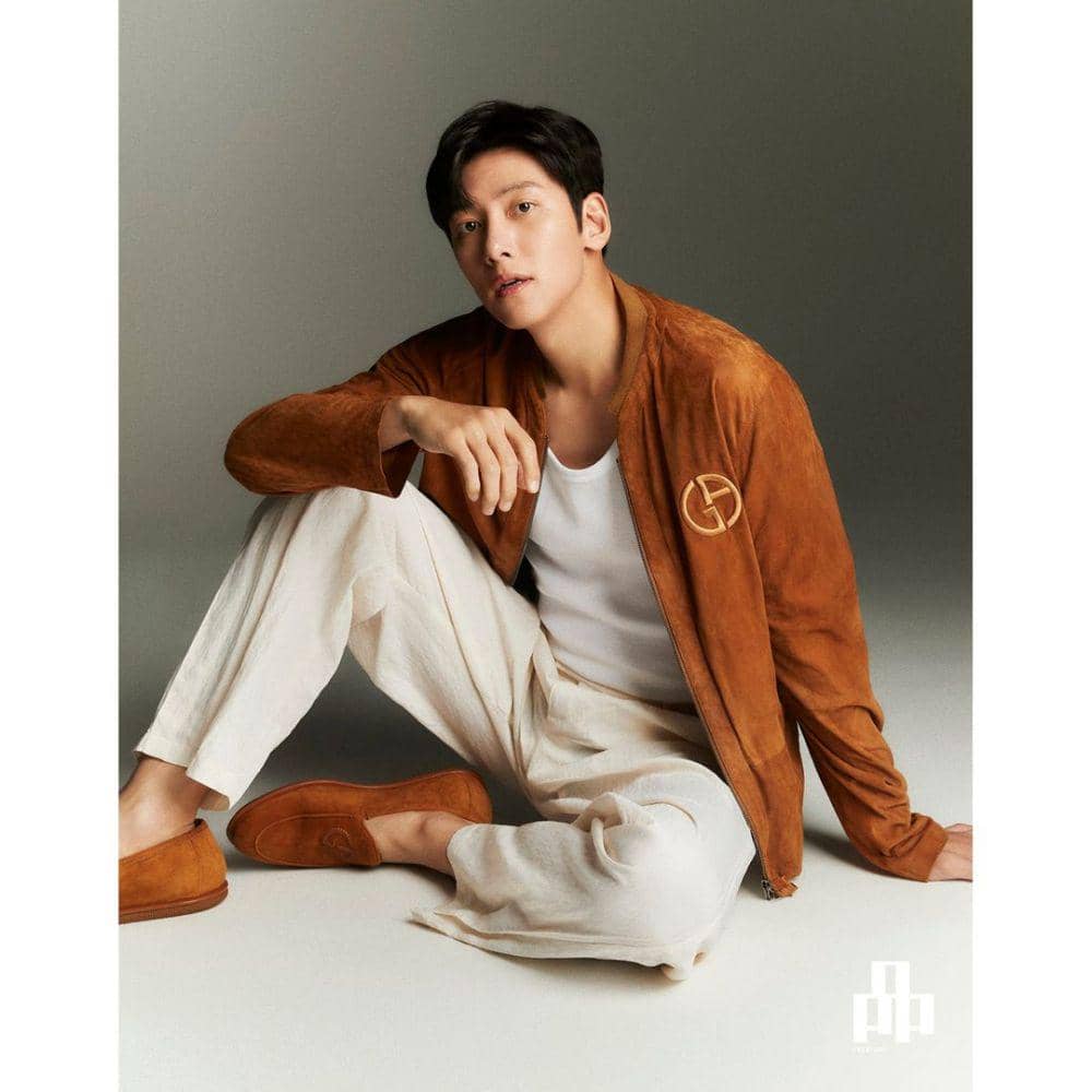 outfit smart casual ala Ji Chang Wook (instagram.com/jichangwook_archive)