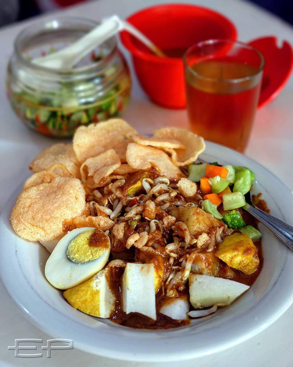 Tips Membuat Bumbu Kupat Tahu, Lebih Kental dan Medok