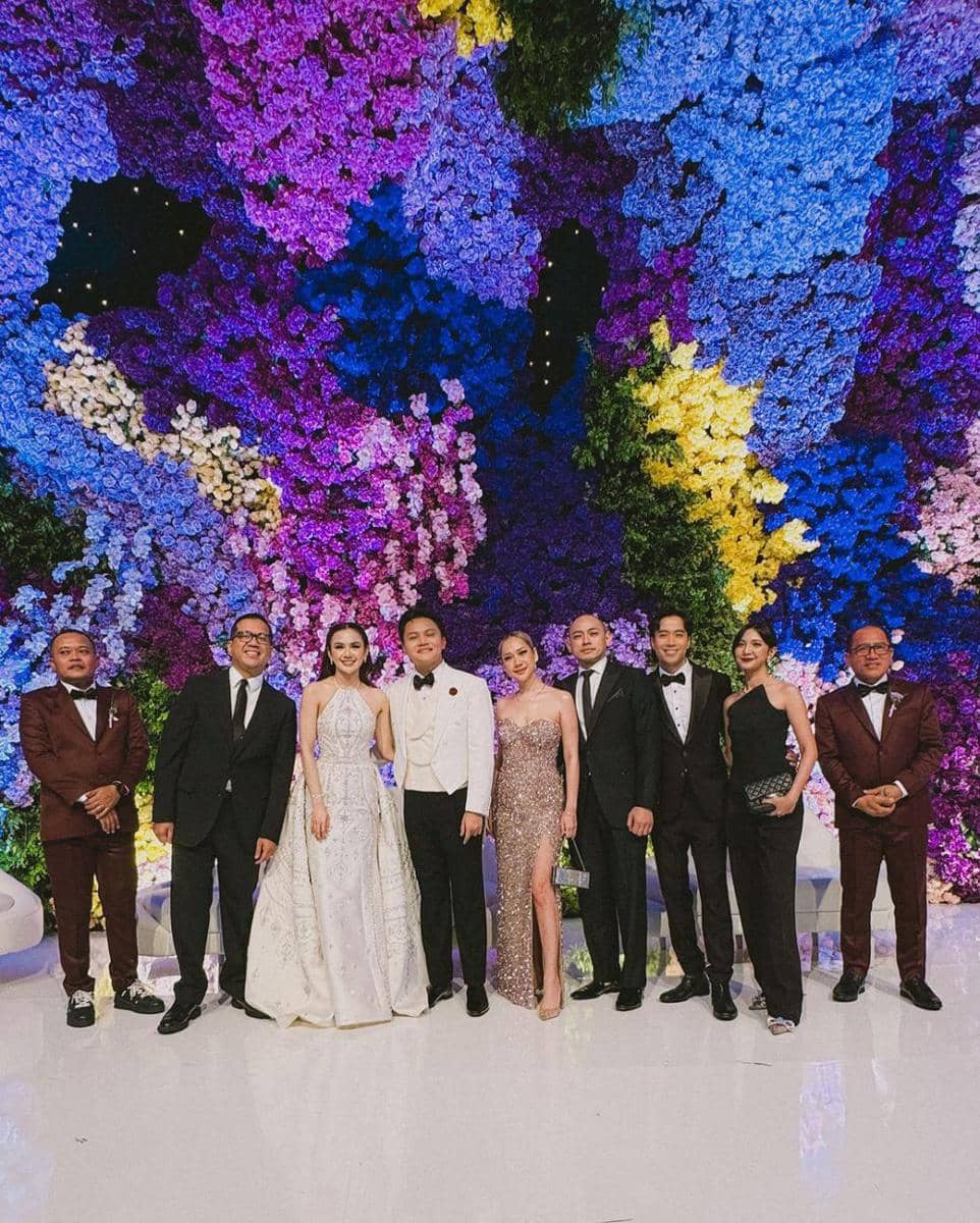 Gaya Tamu Pria di Resepsi Pernikahan Rizky Febian dan Mahalini (Instagram.com/vidialdiano)