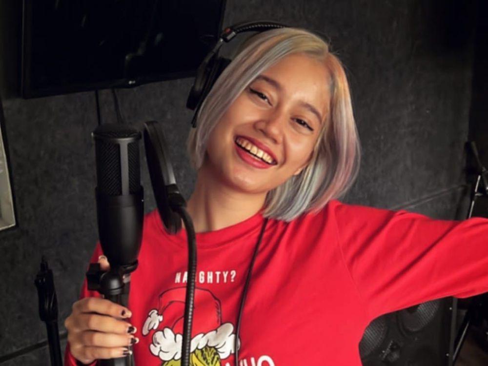 9 Potret Indy Eks JKT48 yang Genap Berusia 21 Tahun, Kini Jadi Solois