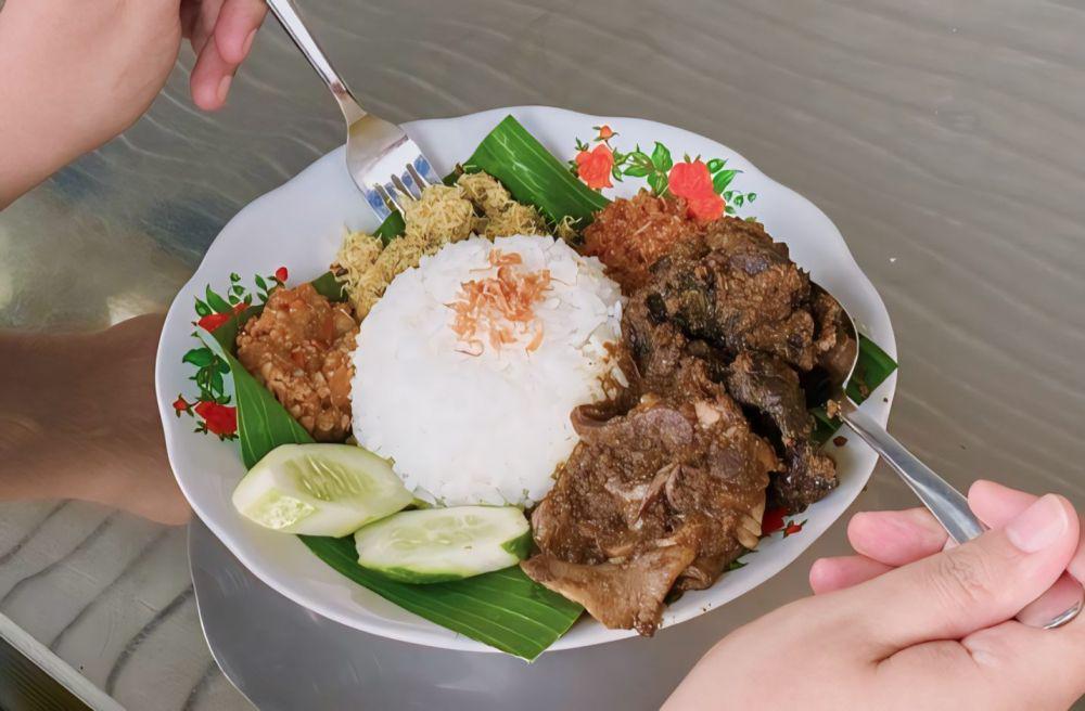 5 Tempat Makan Nasi Lidah di Jakarta, Empuk Menggoyang Lidah
