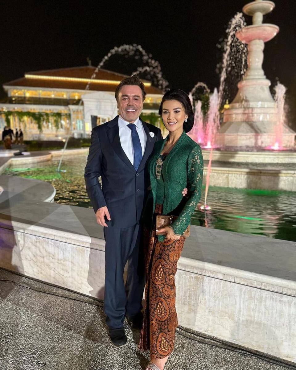 potret Farah Quinn dan suami (instagram.com/farahquinnofficial)