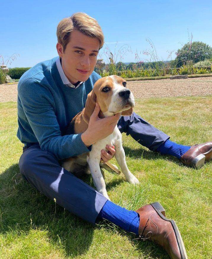 Nicholas Galitzine (instagram.com/princehenryuk)