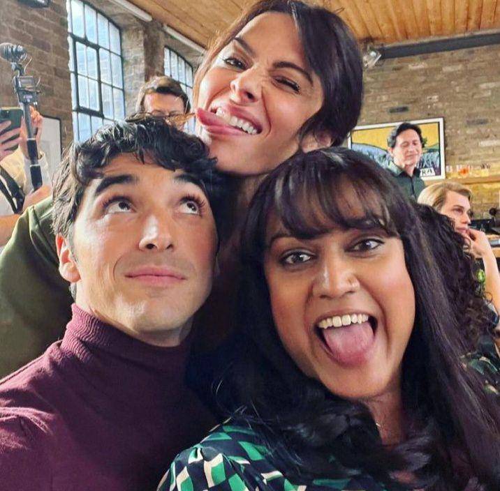 Taylor Zakhar Perez, Sarah Shahi, dan Aneesh Sheth (instagram.com/sarahshahi)