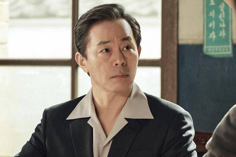 cuplikan Choi Duk Moon di drakor Chief Detective 1958 (post.naver.com/호두앤유엔터테인먼트)
