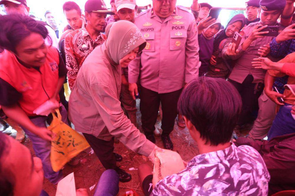 Mensos Risma kunjungi korban banjir di Luwu/dok Kemensos