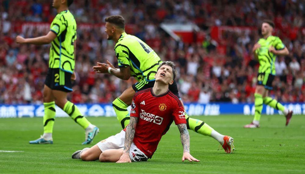 Ada Air Terjun di Old Trafford saat MU Digebuk Arsenal