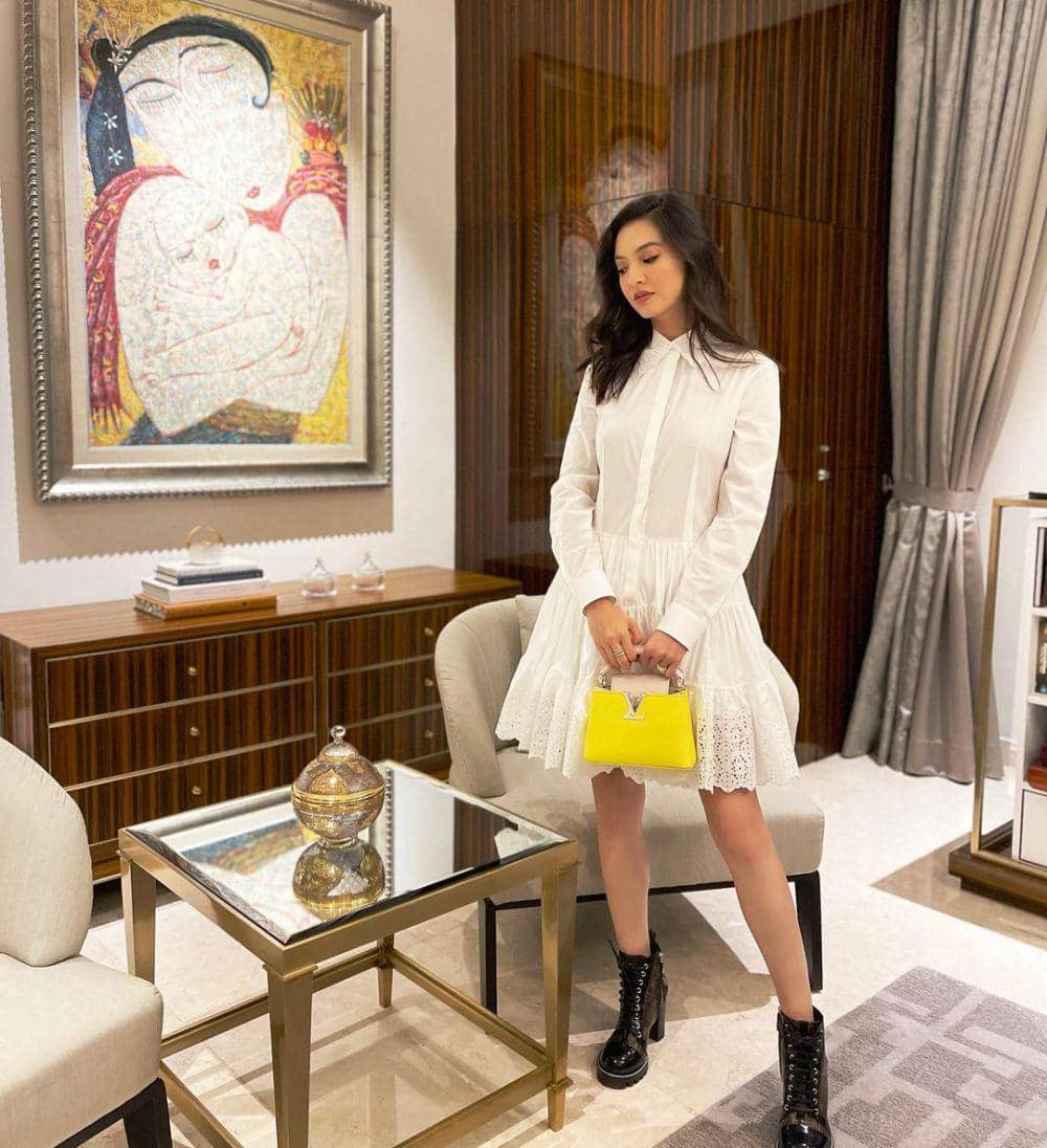 ide mix and match sepatu boots ala Raline Shah (instagram.com/ralineshah)