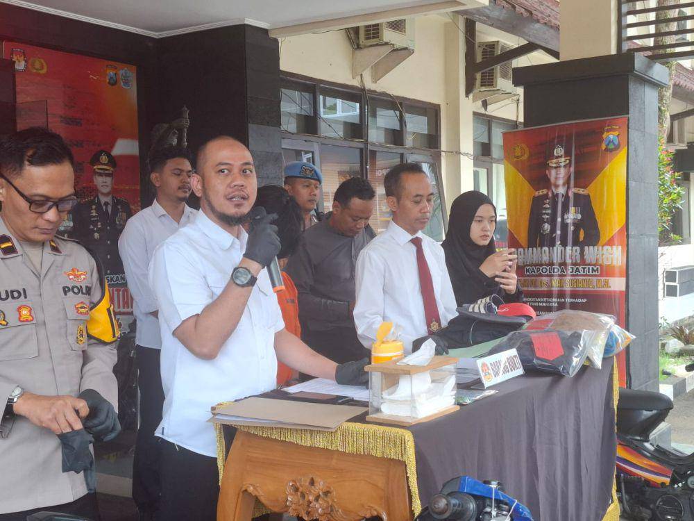 Konferensi pers kasus pencurian diikuti pembunuhan kepada mahasiswi di Malang. (IDN Times/Rizal Adhi Pratama)