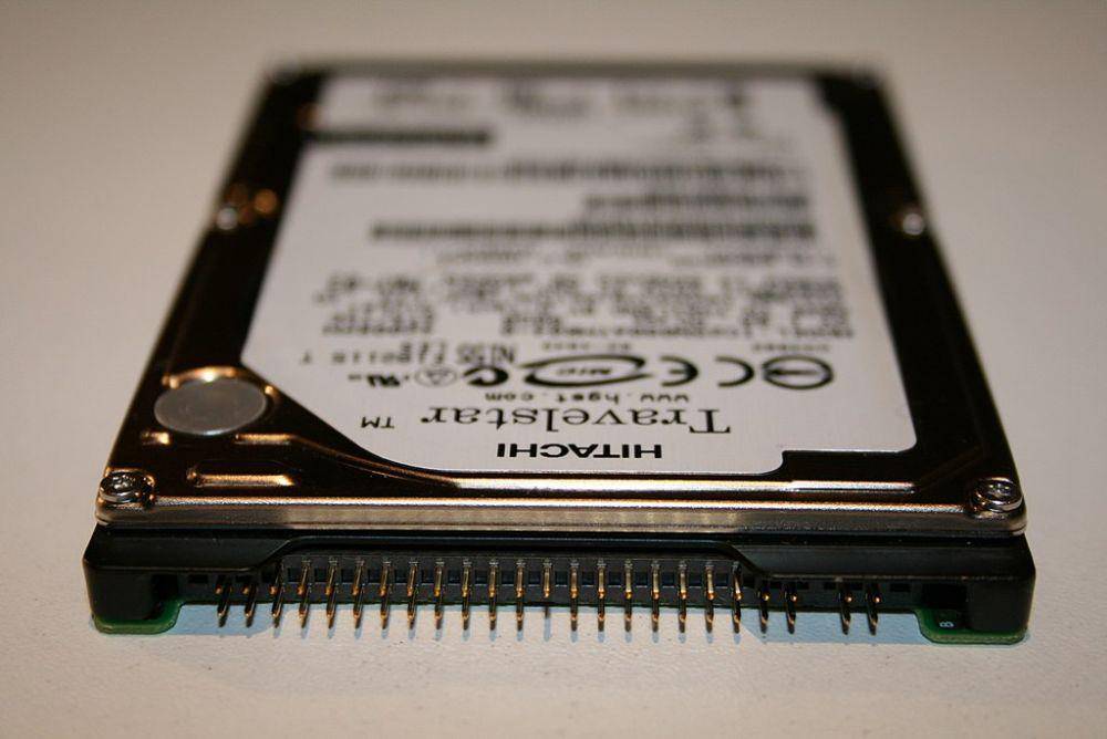 ilustrasi hard disk (commons.wikimedia.org)
