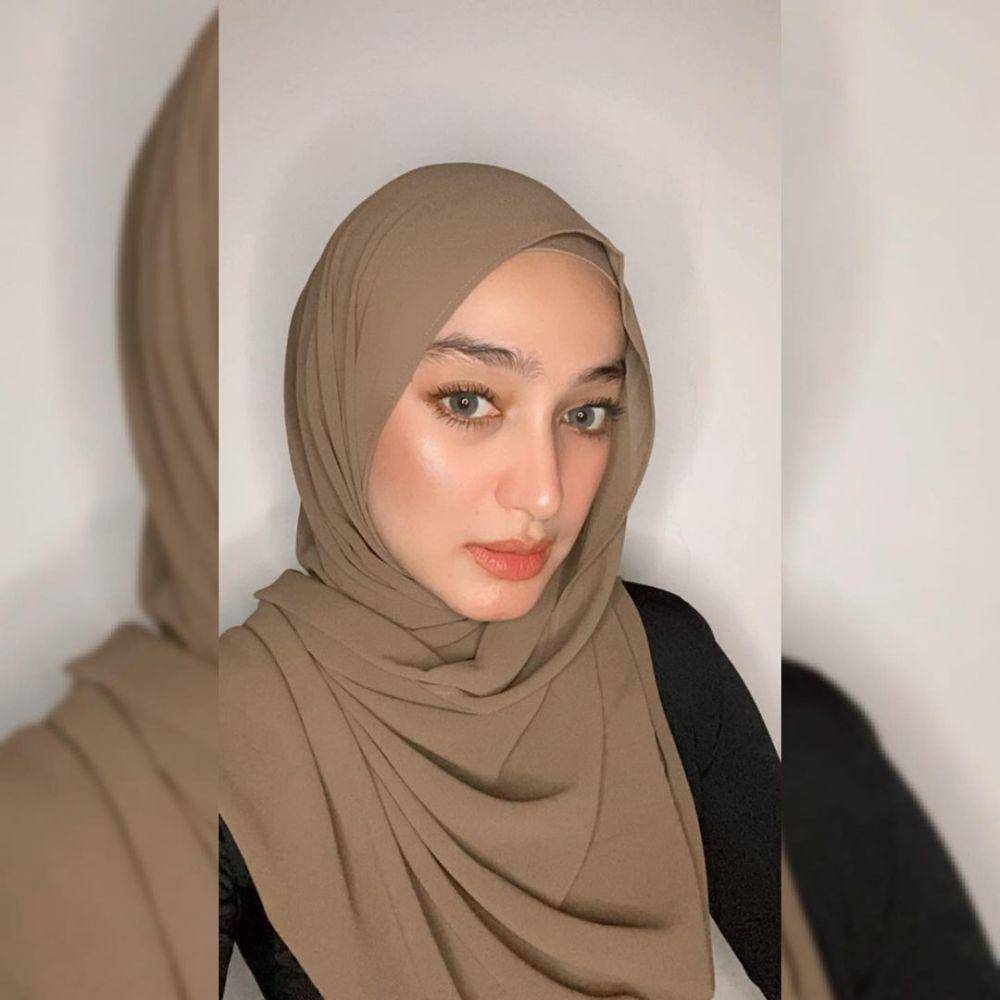 gaya makeup Santyka Fauziah (instagram.com/zaika.id)