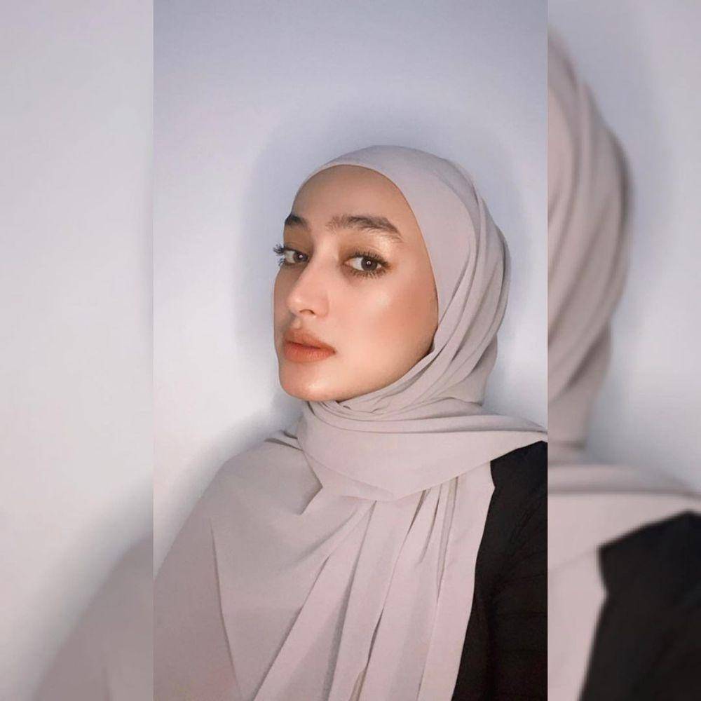 gaya makeup Santyka Fauziah (instagram.com/zaika.id)