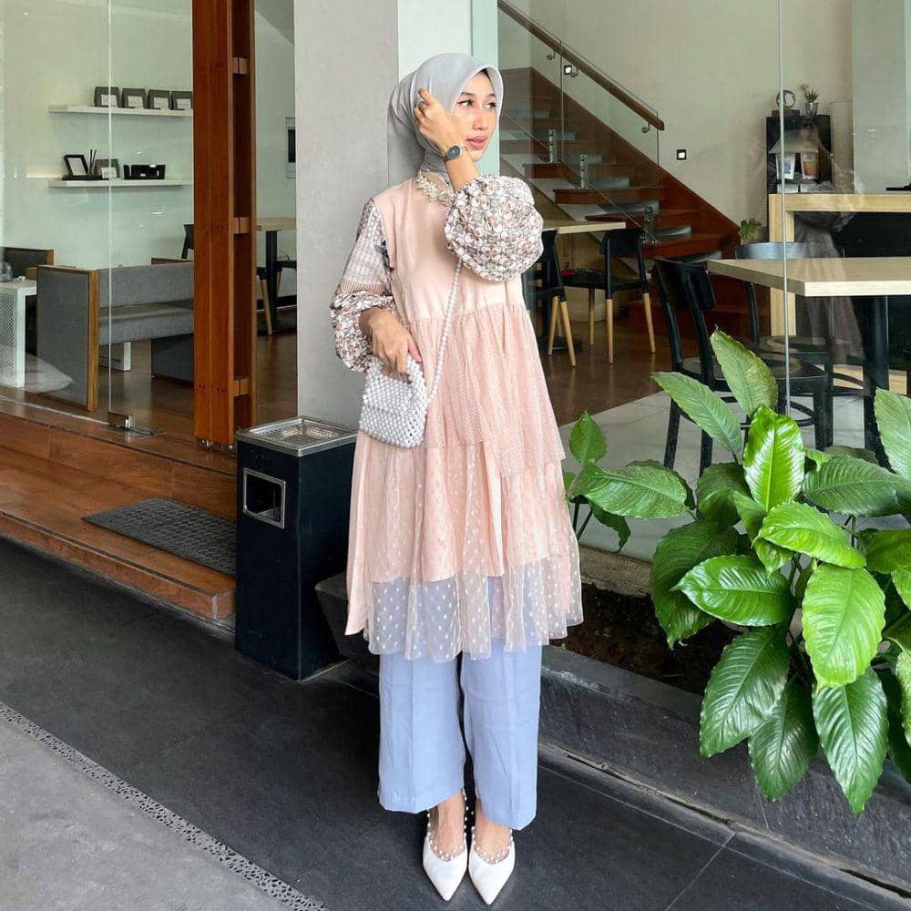 Risa Larasati (instagram.com/fachrisaa_)