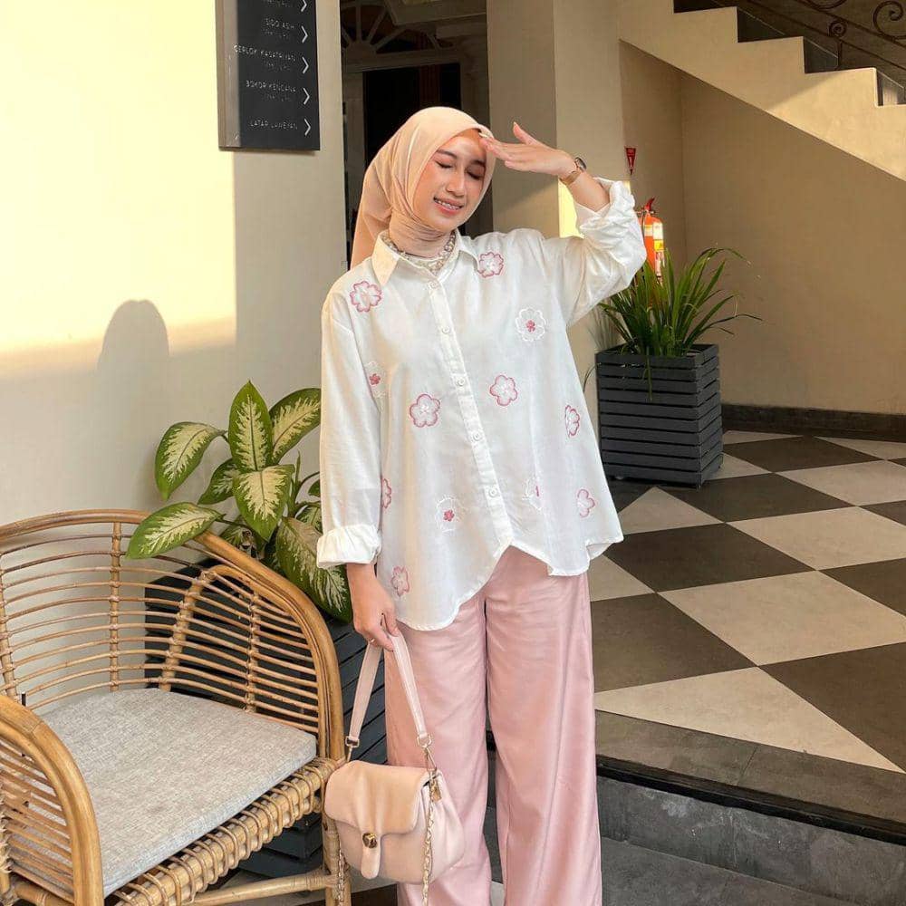 Risa Larasati (instagram.com/fachrisaa_)