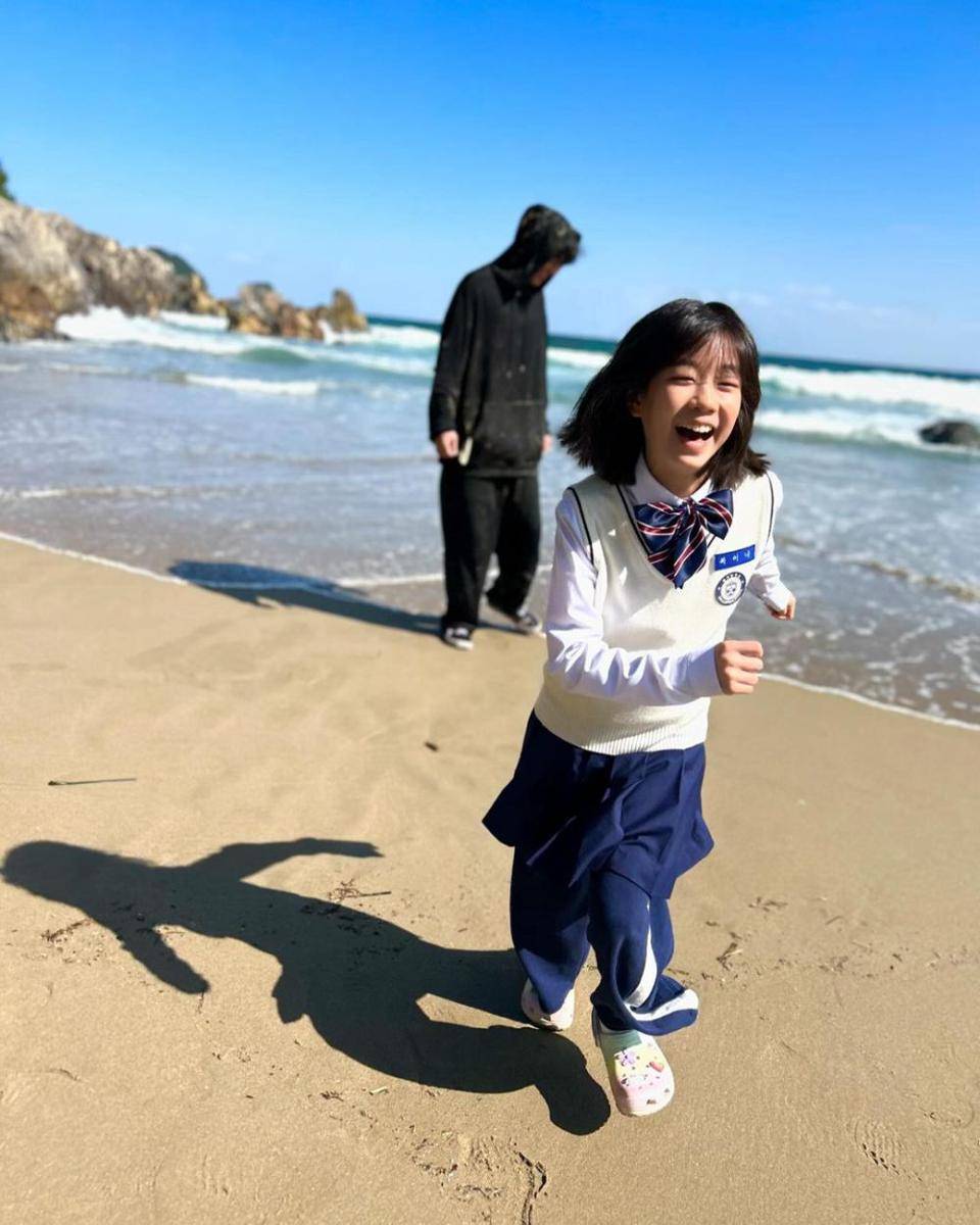 Jang Ki Yong dan Park So Yi di balik layar drama The Atypical Family (instagram.com/juanxkui)