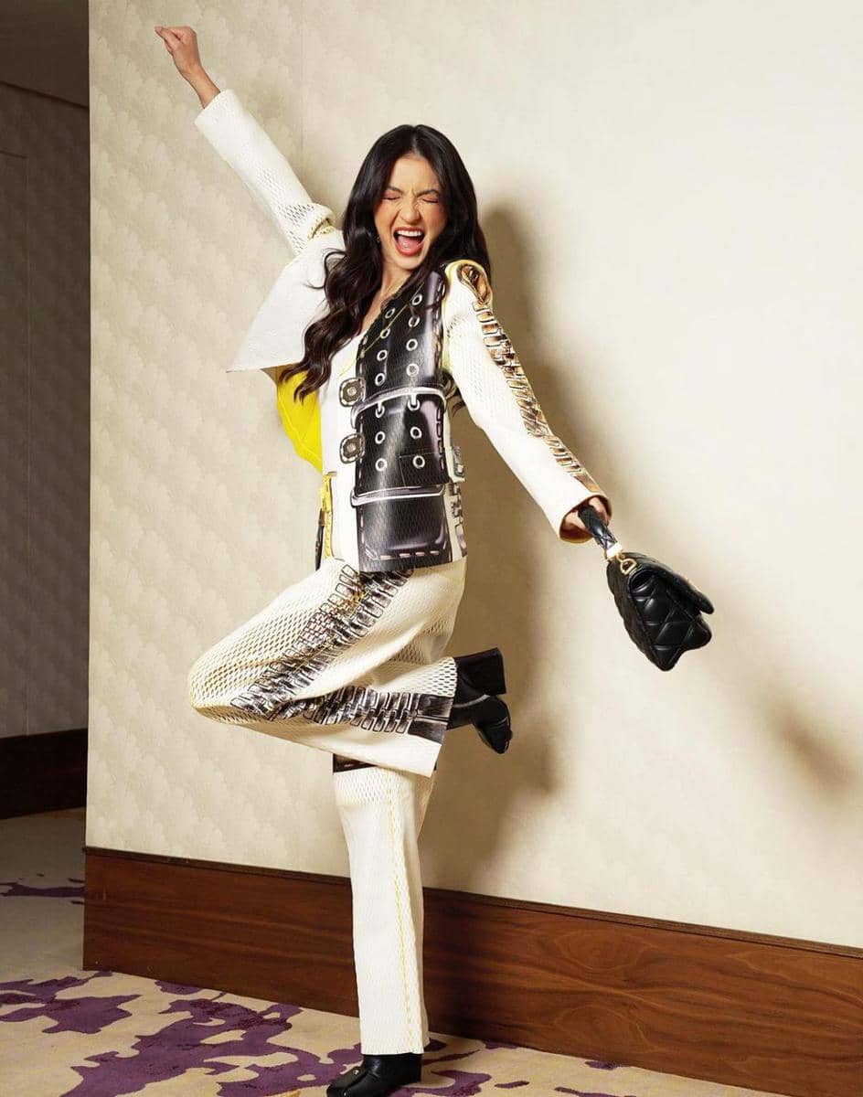 ide mix and match sepatu boots ala Raline Shah (instagram.com/ralineshah)