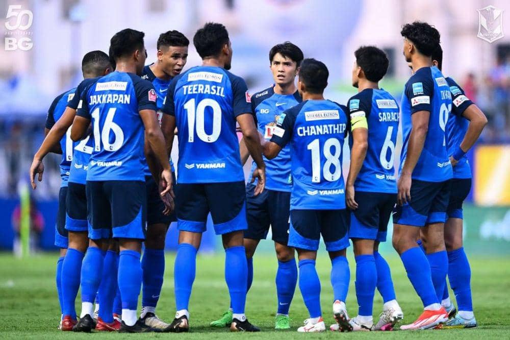 Para pemain BG Pathum United sebelum laga pekan ke-23 Thai League 2023/24 kontra Chonburi FC yang berlangsung pada 20 Appril 2024. (Instagram.com/bgpu_official)