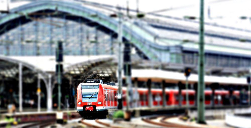 4 Tips Naik KRL Jakarta Buat Jalan-jalanmu di Akhir Pekan, Catat!