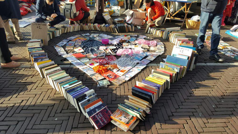 Ilustrasi bazar buku untuk memperingati hari buku sedunia (Unsplash.com/Donatella D'Anniballe)
