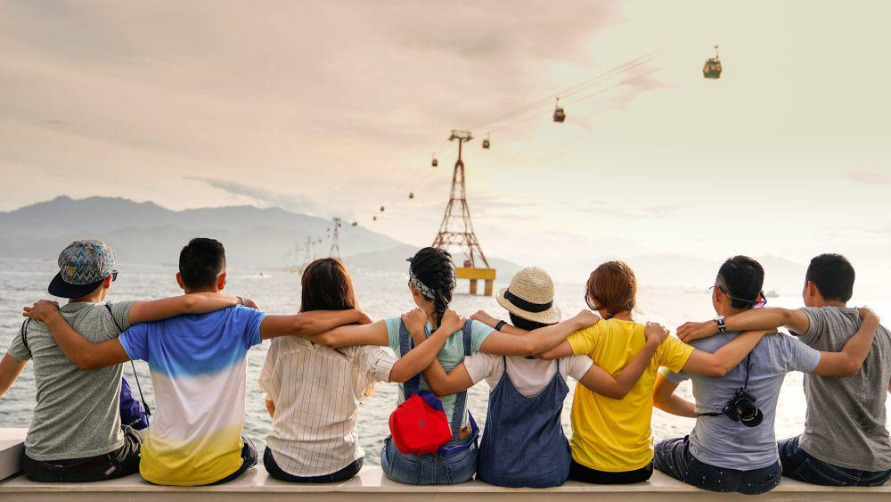 Kamu Introvert? Tenang, Sebenarnya Kamu Hanya Butuh 7 Tipe Teman Saja